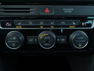 Volkswagen Golf Sportsvan Sportsvan 2.0 TDI BlueMotion Technology 150KM 2017 VW Golf Sportsvan 2.0 TDI, Navi, Klima, zdjęcie 12