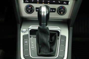 Volkswagen Passat B8 Variant 2.0 TDI BlueMotion SCR 150KM 2017 VW Passat 2.0 TDI, Automat, Navi, Klima, zdjęcie 13