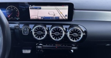 Mercedes Klasa A W177/V177 Sedan Facelifting 1.3 200 163KM 2023 Mercedes-Benz Klasa A Salon PL AMG Line Kamera Czujniki MBUX Carplay Andro, zdjęcie 15