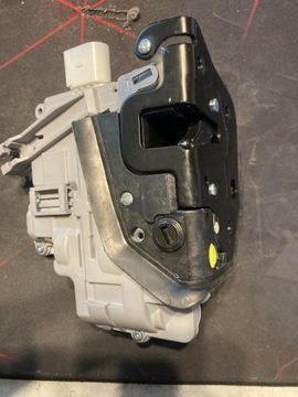 AUDI OE 3C1837016A ZÁMEK DVEŘE