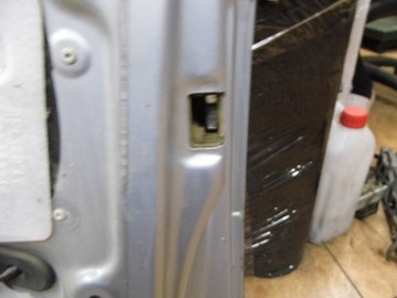 PEUGEOT 807 2.0B 04' ZÁMEK PRAVÝ PŘEDNÍ