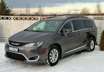 Chrysler Pacifica I 2016