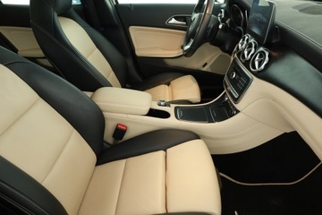 Mercedes GLA I Off-roader 2.0 220 184KM 2017 Mercedes GLA GLA 220 4MATIC, Salon Polska, 4X4, zdjęcie 6