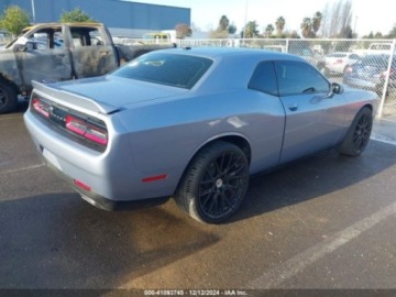 Dodge Challenger III 2019 Dodge Challenger 2019 Dodge Challenger SXT RWD 3.6 Benzyna 305KM, zdjęcie 4