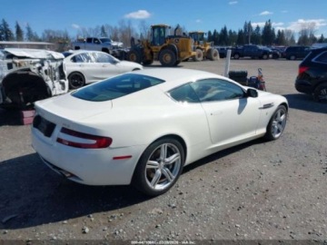 Aston Martin DB9 Coupe 5.9 i V12 48V 450KM 2007 Aston Martin DB9 2007r., 5.9L 5.9 Benzyna 450KM, zdjęcie 3