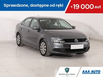 Volkswagen Jetta VI Sedan 1.6 TDI CR DPF 105KM 2011