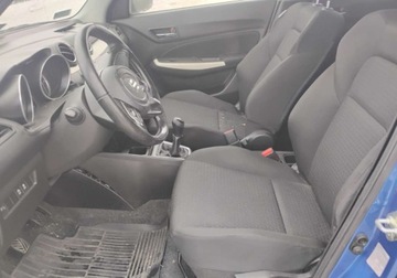 Suzuki Swift VI Hatchback 1.2 DualJet 90KM 2020 Suzuki Swift 2020r, SALON POLSKA. Uszkodzony prawy przod. Pali. 1.2 90KM, zdjęcie 6