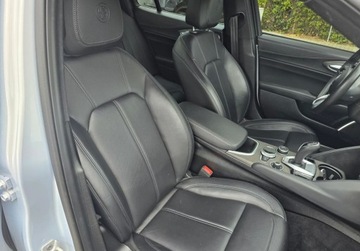 Alfa Romeo Giulia II Sedan Facelifting 2.0 Turbo 280KM 2023 Alfa Romeo Giulia 2,0 Benzyna 280 KM Q4 Veloce Ti Automat 4x4 GWARANCJA Za, zdjęcie 14