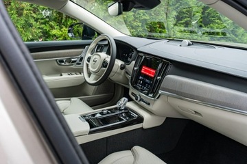Volvo V90 II Plug-In Facelifting 2.0 T8 Plug-In Hybrid 455KM 2025 Volvo V90 Ultra Dark T8 AWD Plug-in hybrid (310 +, zdjęcie 28