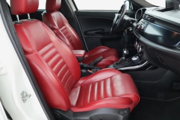 Alfa Romeo Giulietta Nuova II Hatchback 5d 1.4 TB 16v Mair 170KM 2011 Alfa Romeo Giulietta 1.4 T MultiAir, Salon Polska, zdjęcie 8