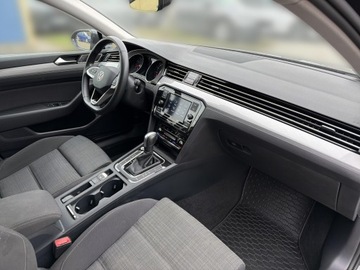 Volkswagen Passat B8 Variant Facelifting 1.5 TSI EVO 150KM 2022 Volkswagen Passat 1.5 TSI / 150 KM DSG Bussines Sa, zdjęcie 39