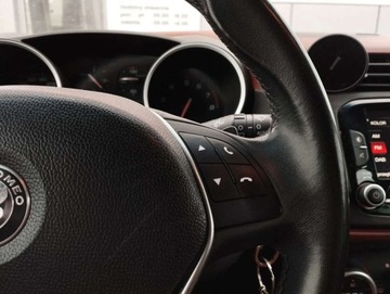 Alfa Romeo Giulietta Nuova II Hatchback 5d Facelifting 1.4 TB 16v Mair 170KM 2016 Alfa Romeo Giulietta Alfa Romeo Giulietta 1.4 Exclusive M-air 170KM FV23,, zdjęcie 16