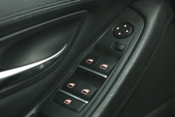 BMW Seria 5 F10-F11 Touring Facelifting 525d 218KM 2014 BMW 5 525d xDrive, 214 KM, 4X4, Automat, Skóra, zdjęcie 16