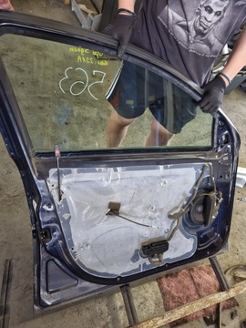 DVEŘE LEVÝ PŘEDNÍ OPEL SIGNUM I