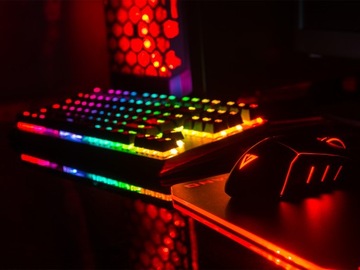 МЕХАНИЧЕСКАЯ КЛАВИАТУРА MODECOM VOLCANO RGB + БЕСПЛАТНАЯ ПОДСТАВКА ДЛЯ ТЕЛЕФОНА
