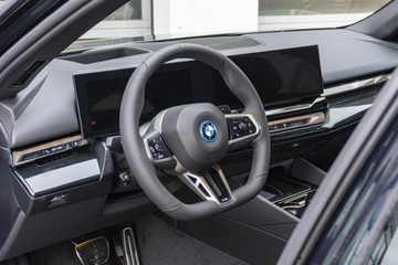 BMW Seria 5 G90-91 Sedan Plug-In 3.0 50e 489KM 2025 BMW 550 xDrive Sedan Dostępny od ręki!, zdjęcie 9