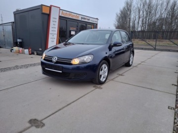 Volkswagen Golf VI Hatchback 5d 1.6 TDI-CR DPF BlueMotion 105KM 2010 Volkswagen Golf 1,6 TDI 105 KM klima elektryka pdc alu oplacony 1.6 Diesel