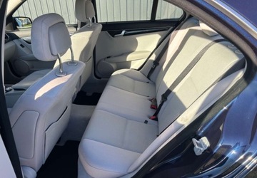 Mercedes Klasa C W204 Limuzyna 1.8 180 CGI BlueEFFICIENCY 156KM 2011 Mercedes-Benz Klasa C 1,8 benzyna 156KM, Automat, Idealny Stan, Bardzo Zad, zdjęcie 17