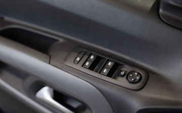 Toyota 2022 Toyota Proace City Verso City Verso 1.2 D-4T Family Aut. 1.2 Benzyna 130KM, zdjęcie 12