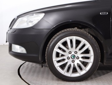 Skoda Octavia II Hatchback Facelifting 1.8 TSI 160KM 2009 Skoda Octavia 1.8 TSI, Salon Polska, Skóra, Xenon, zdjęcie 14
