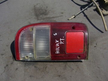 Toyota HILUX VI 02-05 lampa tył prawa uszkodzona