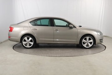 Skoda Octavia III Liftback 1.4 TSI 140KM 2015 Skoda Octavia 1.4 TSI, Salon Polska, zdjęcie 5