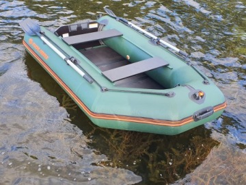KOLIBRI PONTOON KM-260DL СПЛОШНОЙ ПОЛ С КИЛЕМ