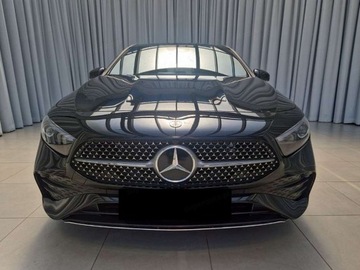 Mercedes Klasa A W177/V177 Hatchback Facelifting 1.3 180 136KM 2025 MERCEDES-BENZ A Klasa 180 AMG Line 1.3 (136KM) 2025, zdjęcie 1