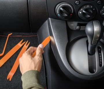 СЪЕМНИКИ, ИНСТРУМЕНТЫ ДЛЯ СНЯТИЯ ОБИВКИ, РАДИОСЪЕМНИКИ, ПЛАСТИКОВЫЕ КОЛПАКИ