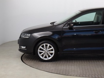 Skoda Rapid II Liftback Facelifting 1.0 TSI 110KM 2019 Skoda Rapid 1.0 TSI, Salon Polska, Xenon, zdjęcie 14