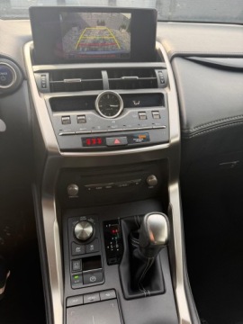 Lexus NX I SUV Facelifting 300h 197KM 2018 Lexus NX300H 2.5 benzyna hybrid 197KM 2018r Możliwość transportu pod dom, zdjęcie 16