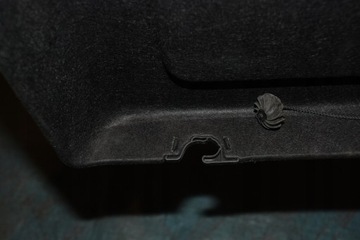 POLIČKA KUFRU JEEP AVENGER