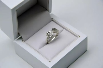 ŚLICZNY SREBRNY PIERŚCIONEK 925 3,28G R12