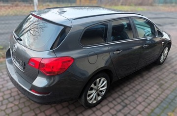 Opel Astra J Sports Tourer Facelifting 1.4 Turbo ECOTEC 120KM 2012 OPEL ASTRA J 1.4 Turbo 150 Lat Opla, zdjęcie 8