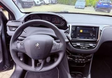 Peugeot 208 I Hatchback 5d Facelifting 1.2 PureTech 82KM 2017 Peugeot 208 1,2 82KM Klimatronik Kamera Panorama 1.2 Benzyna 82KM, zdjęcie 14