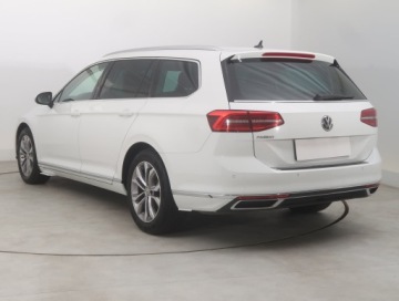 Volkswagen Passat B8 Variant 1.8 TSI BlueMotion Technology 180KM 2017 VW Passat 1.8 TSI, Salon Polska, Serwis ASO, zdjęcie 3