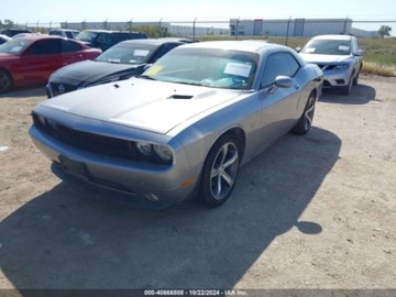 Dodge Challenger III 2014 Dodge Challenger 2014 Dodge Challenger SXT 3.6 Benzyna 305KM, zdjęcie 2