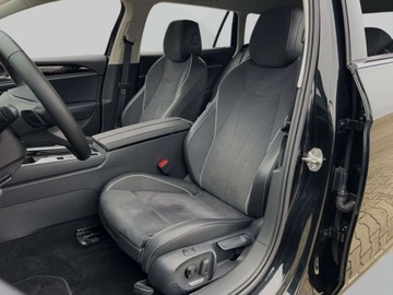 Volkswagen Passat B8 Variant Facelifting 2.0 TDI SCR 150KM 2024 Volkswagen Passat 2.0TDI 150KM Elegance DSG SerwisASO Acc Matrix Hak Navi, zdjęcie 8