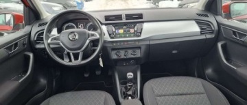 Skoda Fabia III Hatchback 1.2 TSI 90KM 2015 Skoda Fabia Skoda Fabia 1.2 TSI Cool Edition Red amp Grey 1.2 Benzyna, zdjęcie 12