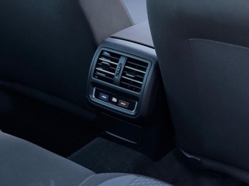 Volkswagen Passat B8 Limousine 1.4 TSI BlueMotion Technology 125KM 2017 Volkswagen Passat Limousine 1.4 TSI BMT 125 KM 6-biegowa manualna Salon Po, zdjęcie 21