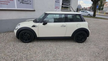 Mini One II Hatchback 1.4 95KM 2008 MINI ONE 1,4 benzyna 95 KM klima zarejestrowany 1.4 Benzyna 95KM, zdjęcie 3