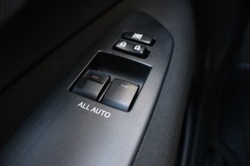 Toyota Auris II Hatchback 5d Dual VVT-i 100 99KM 2013 Toyota Auris 1.3 Dual VVT-i, Salon Polska, Klima, zdjęcie 16