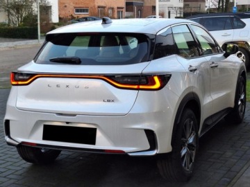 Lexus LBX 1.5 Hybrid 136KM 2025 Od ręki - Elegant 1.5 Hybrid 136KM | Podgrzewane fotele!, zdjęcie 3