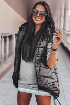 Безрукавка стеганая с капюшоном, S 36