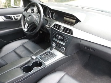 Mercedes Klasa C W205 2013 Automat Biała Perła Skóra Kamera Pakiet AMG Lift, zdjęcie 22