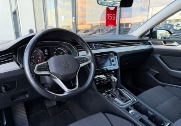 Volkswagen Passat B8 Variant Facelifting 1.5 TSI EVO 150KM 2022 Volkswagen Passat Reflektory LED FrontLane Assist ACC Salon PL FVAT23, zdjęcie 13