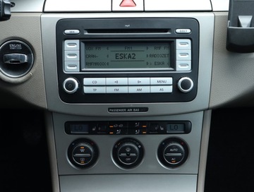 Volkswagen Passat B6 Variant 2.0 TDI-CR DPF 140KM 2008 VW Passat 2.0 TDI, Klima, Klimatronic,ALU, zdjęcie 11