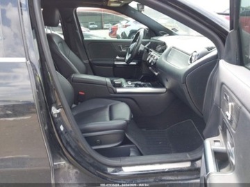 Mercedes GLA II 2021 Mercedes-Benz GLA 2021 MERCEDES-BENZ GLA 250 2.0 Benzyna 221KM, zdjęcie 13