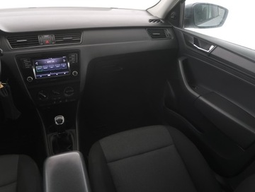 Skoda Rapid II Liftback Facelifting 1.4 TDI CR 90KM 2017 Skoda Rapid 1.4 TDI, Salon Polska, Klima, zdjęcie 7