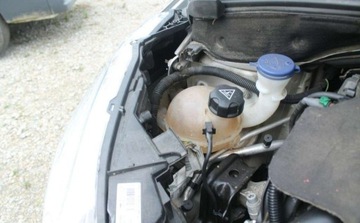 Peugeot 208 I Hatchback 3d 1.6 e-HDI 92KM 2015 Peugeot 208 1.6 Diesel 92KM, zdjęcie 13